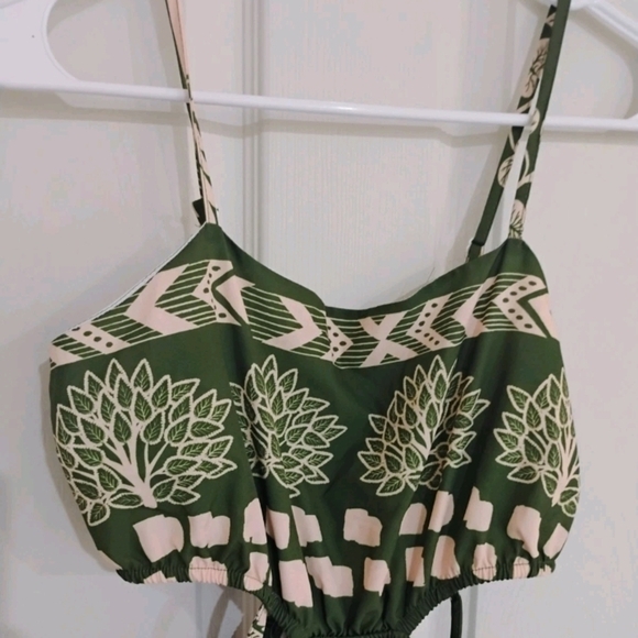 SHEIN Green and Cream Floral Maxi Dress - Picture 4 of 8